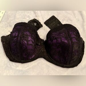 Luxurious Black and Purple Lace Bra 40 DDD